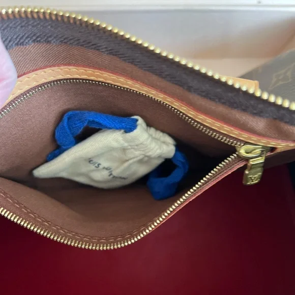 Louis Vuitton Monogram Speedy 30 with Tan Accents - Picture 6 of 11